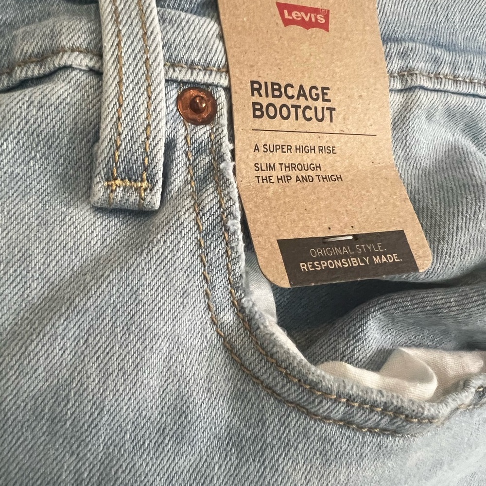 Ribcage Bootcut Levi Jeans - Picture 3 of 9